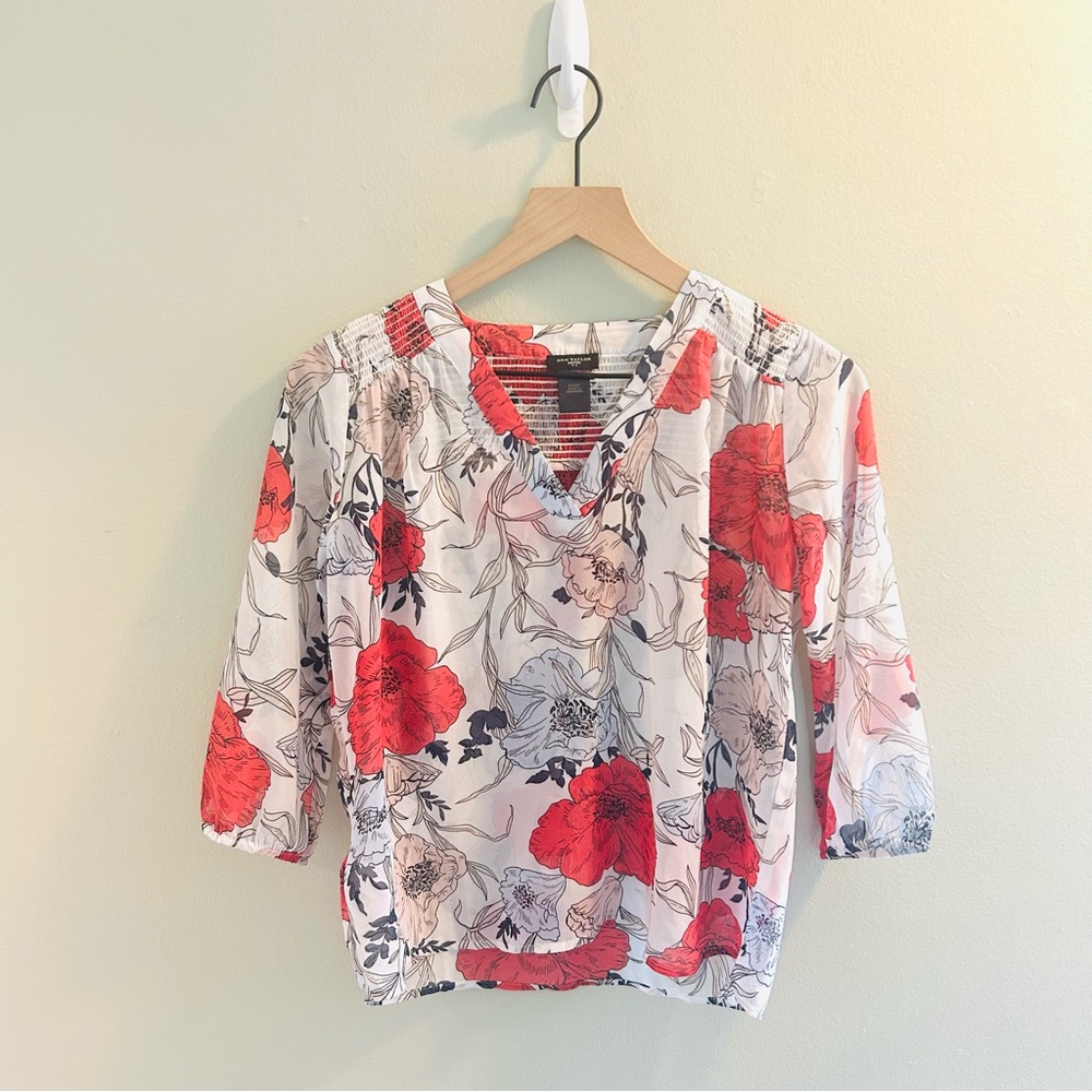 Ann Taylor Petite Floral Blouse Size XXSP Extra Extra Small White Red Blue Top